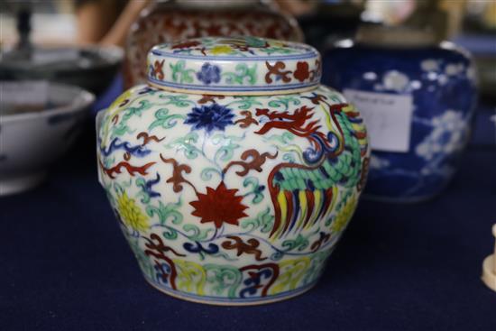 An 18th century miniature Chinese vase and some later ceramics (7)